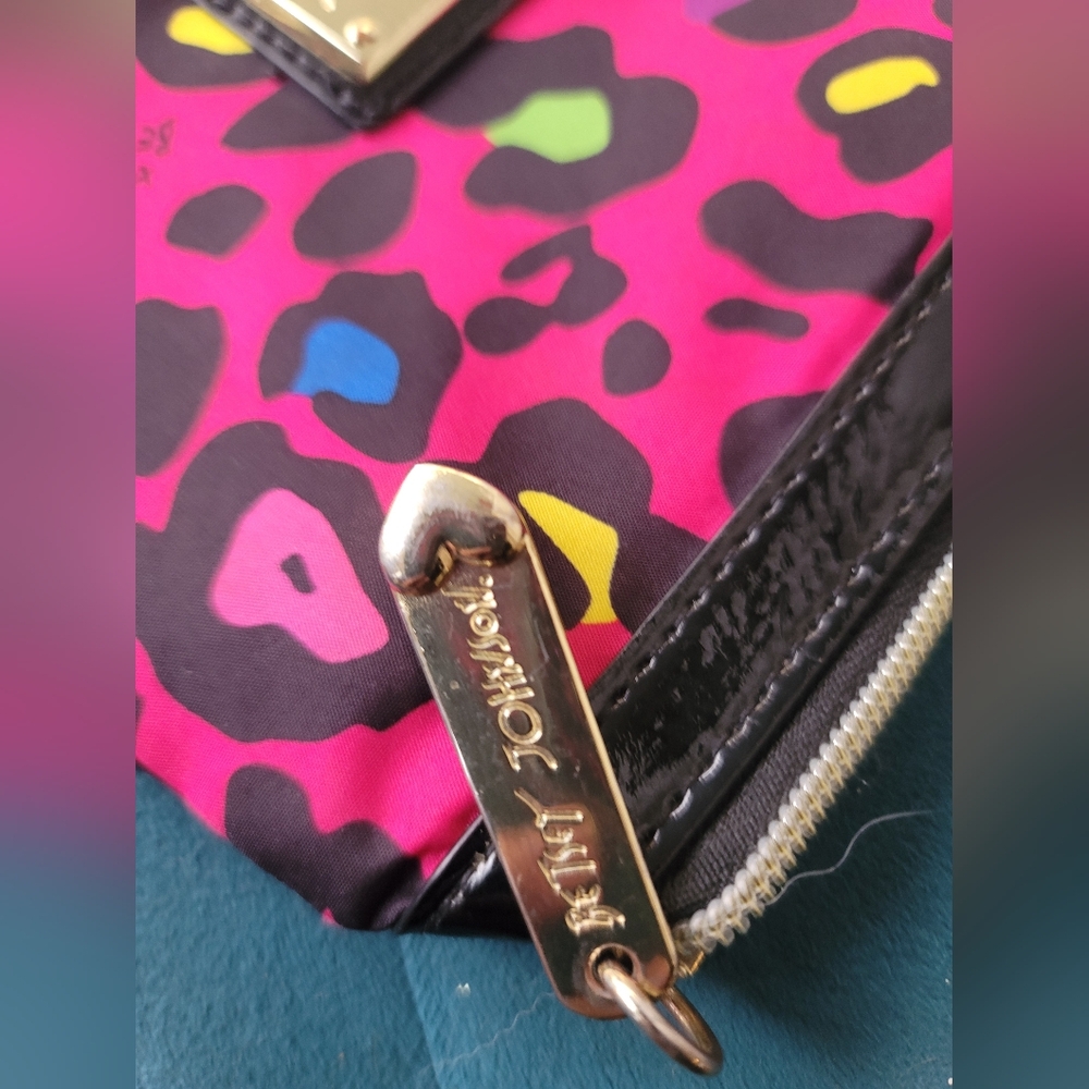 Betsey Johnson Cheetah Print Wristlet - Picture 4 of 8